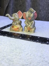 Elephant statues porcelain