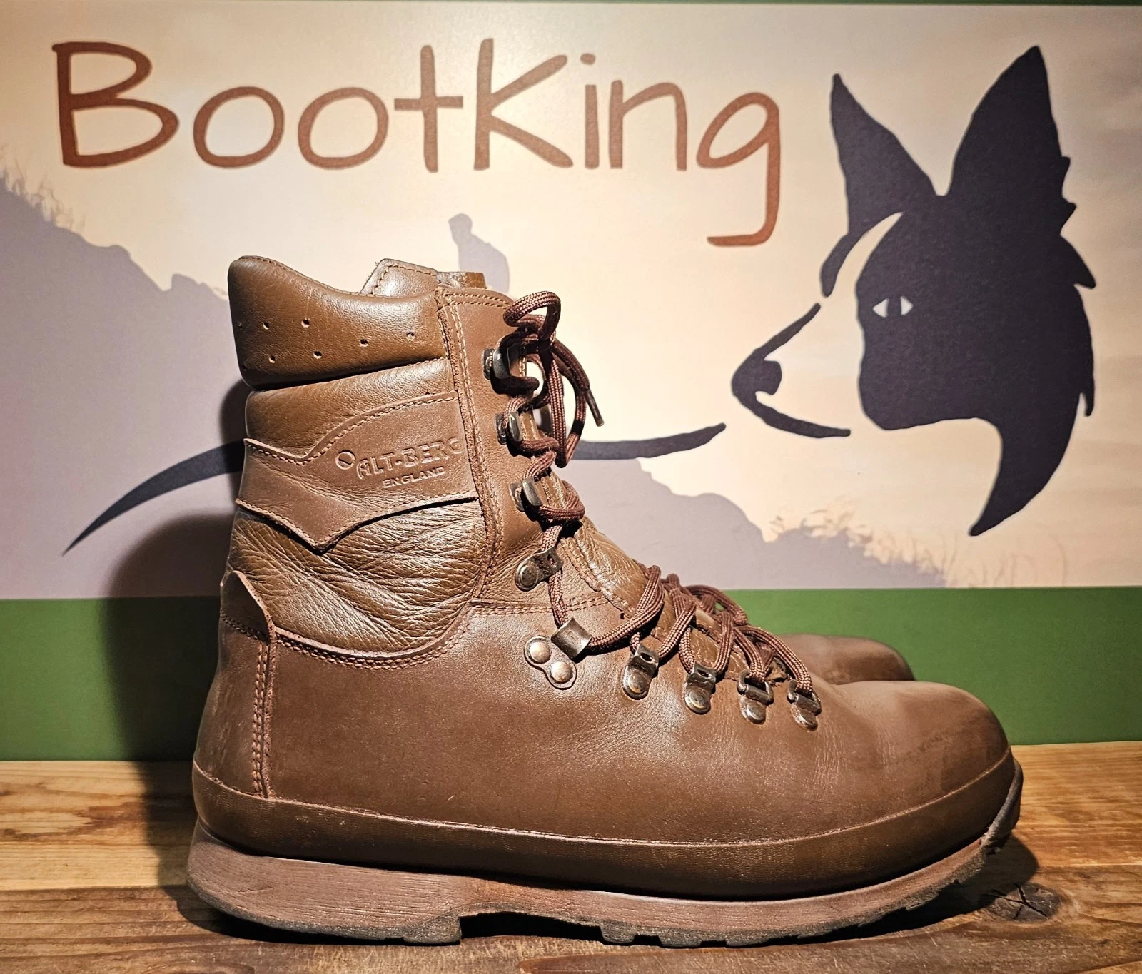 Altberg Defender lightweight Hiking, Fishing, Walking, any activity Boots UK 9 W