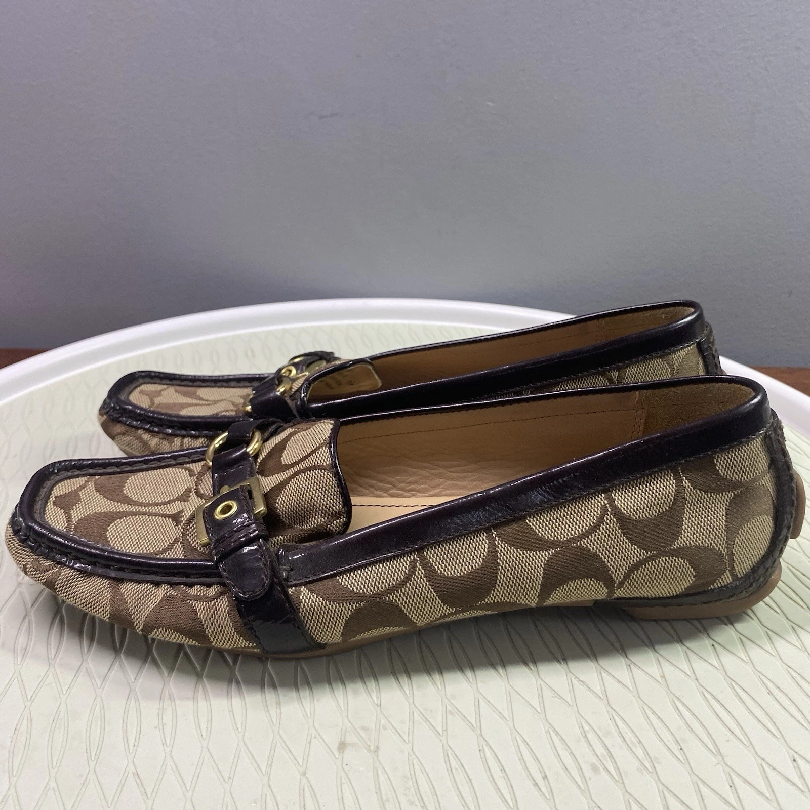 Scarpe eleganti Coach Stacie Q131 donna marrone fibbia ballerine comode taglia 7 5M US