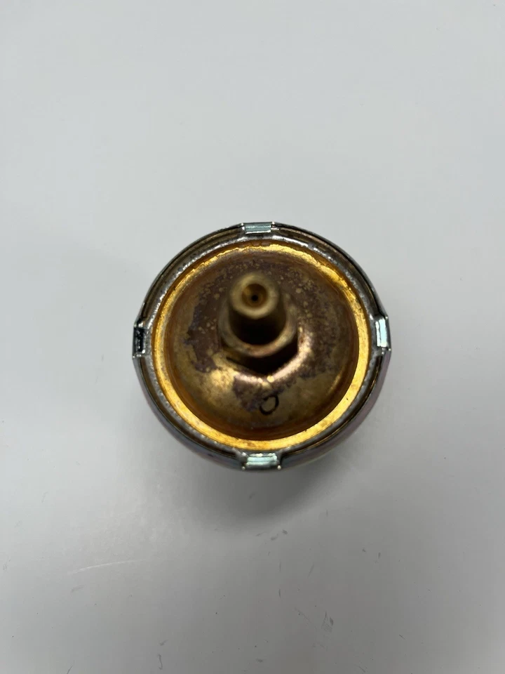 NUEVO SENSOR DE PRESIÓN DE ACEITE DEL MOTOR TOYOTA LAND CRUISER 2008-2022 83520-60051 OEM Foto 4 de 4