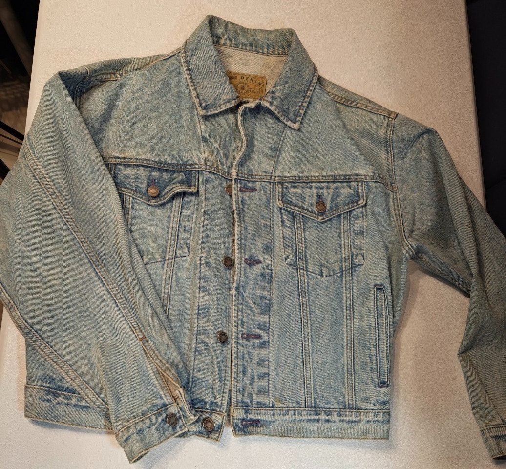 Gap Denim Jacket Size Medium - image 1