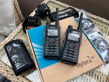 2 X HYTERA HP685 DIGITAL UHF NEXT GENERATION TWO WAY RADIOS CHARGER/EARPIEC/CASE