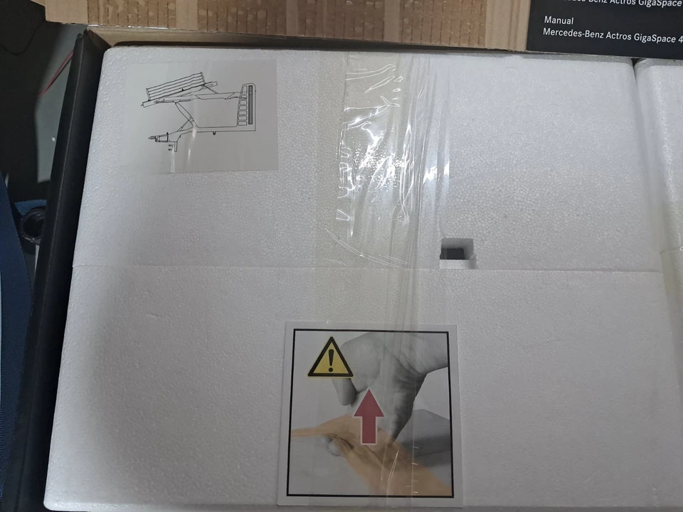 Nzg Mercedes Benz Actros Bisarca  1/18 - Immagine 4 di 4