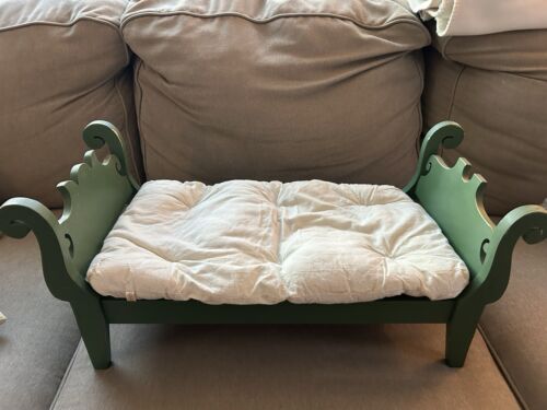 PLEASANT COMPANY JOSEFINA American Girl Josephina SLEIGH BED RETIRED!