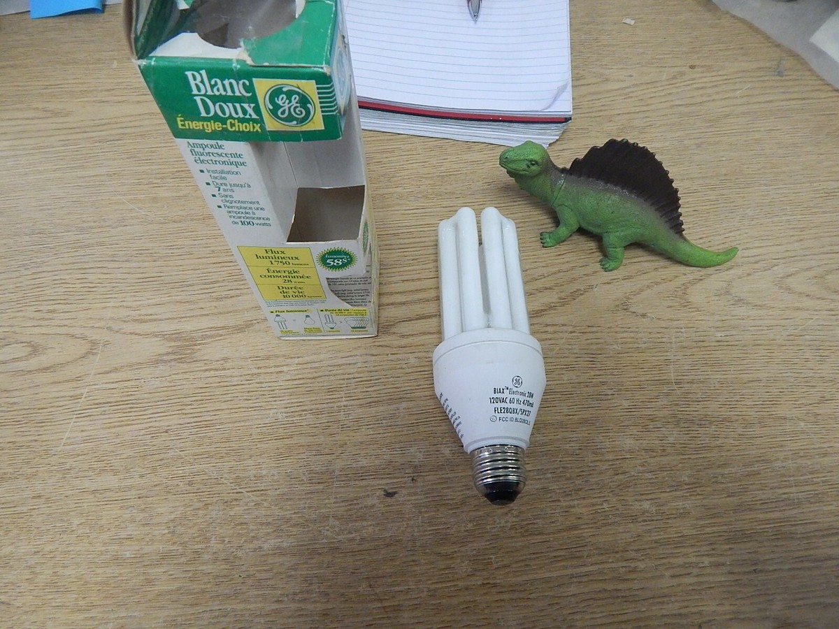 NEW GE F1E 28QBX/SPX27/EC28W 1750 Lumen 13129 Light Bulb