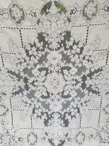Quäker Spitze Tischdecke Vintage wunderschön gewellter Picot Rand - 64" x 68"