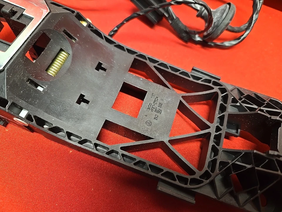 VW Volkswagen Beetle 2012-2019 puerta izquierda manija exterior base con cableado OEM Foto 4 de 4