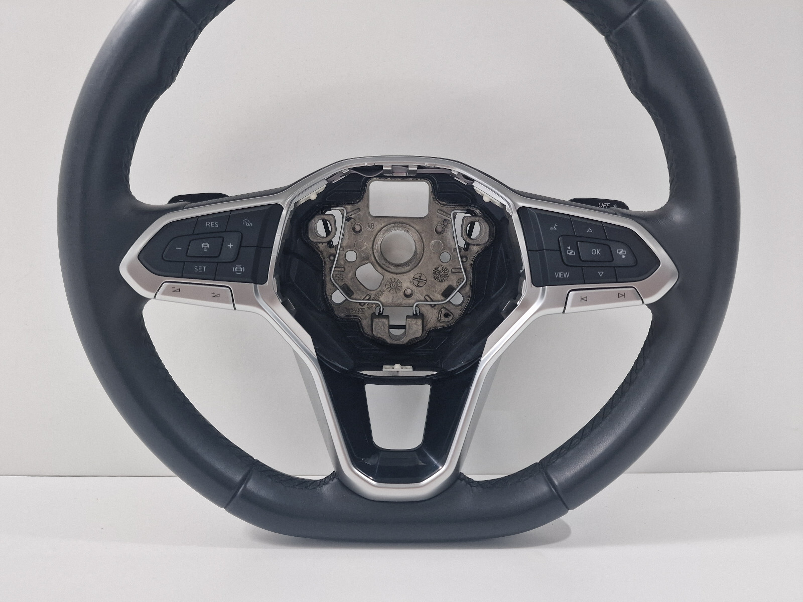 Volante Multifunzione in Pelle Volkswagen Golf 8 Tiguan 2 2019 Originale 001 - Miniatura 4