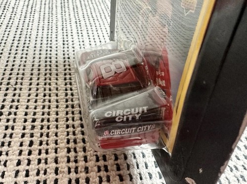 Mattel Hot Wheels Pro Hut Stricklin #8 Circuit City 1997 Thunderbird 1:64 NASCAR - Picture 10 of 14