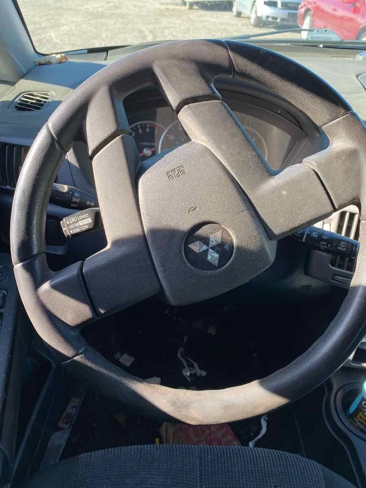 Used Air Cleaner Assembly fits: 2004 Mitsubishi Endeavor  Grade A - Image 2 of 4