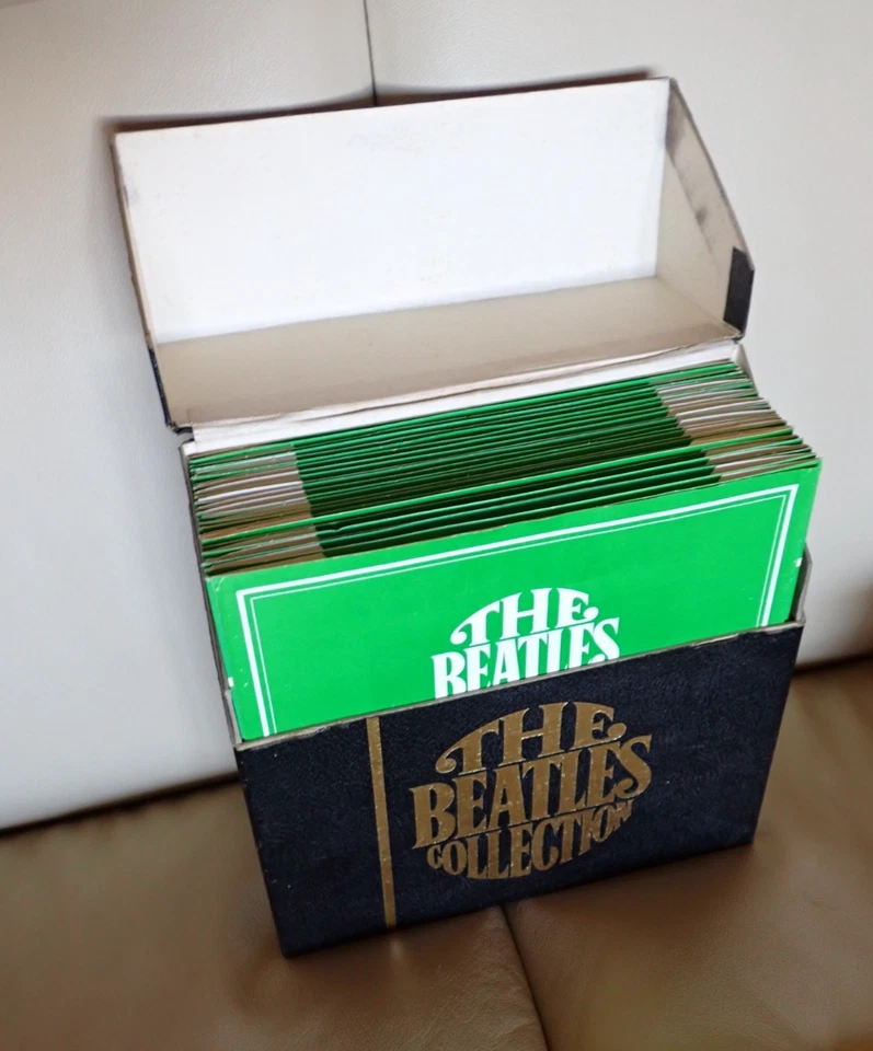 The Beatles Singles Collection Box Set 24 x 45RPM- 1977 unplayed as new - Bild 4 von 4