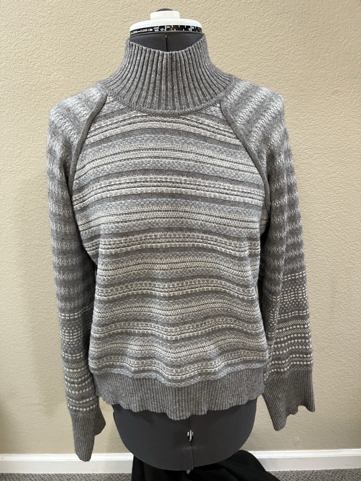 Cyrus Patterned Knit Pullover Sweater Gray Mock N… - image 1