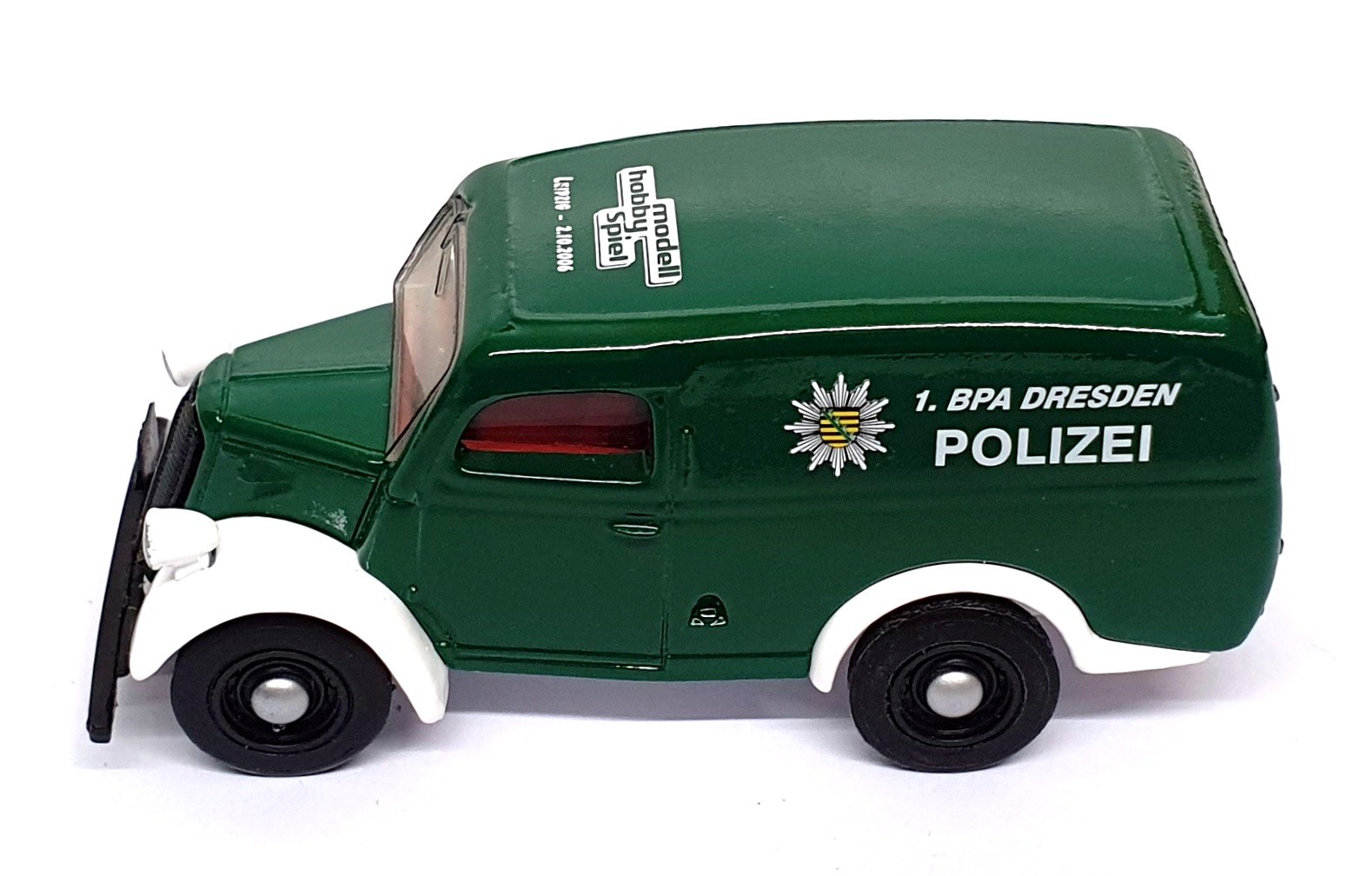 Matchbox Dinky 1/43 Scale MDL07 - 1950 Ford E 83 Van Polizei Leipzig 2/10/06 thumbnail 4