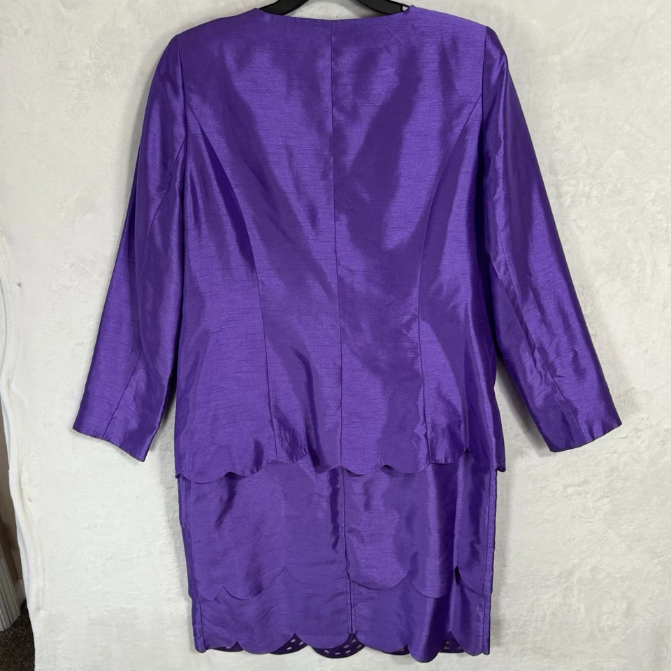Conjunto de traje de vestir chaqueta ASHRO talla 16 púrpura satinado corte láser capas iglesia formal Foto 4 de 4
