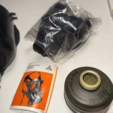 882/ 2 X Gasmaske Schutzmaske MSA Auer Modell 3S Mit Aufbewahrungsdose