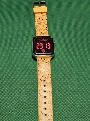 Pikachu Pokemon Led Watch Kinderuhr Neu mit leichten Spuren Armbanduhr UHR