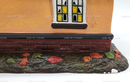 Dept 56 Halloween Trick or Treat Lane the Pumpkin House Lighted 4030757 - Picture 8 of 11