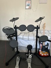 Yamaha DTX430K Electronic Drum Kit with stool included