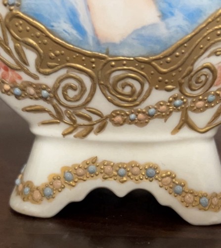 RARE ANTIQUE D & Co LIMOGES FRANCE Hand Painted PORTRAIT VASE Gold Gilt - Picture 8 of 19