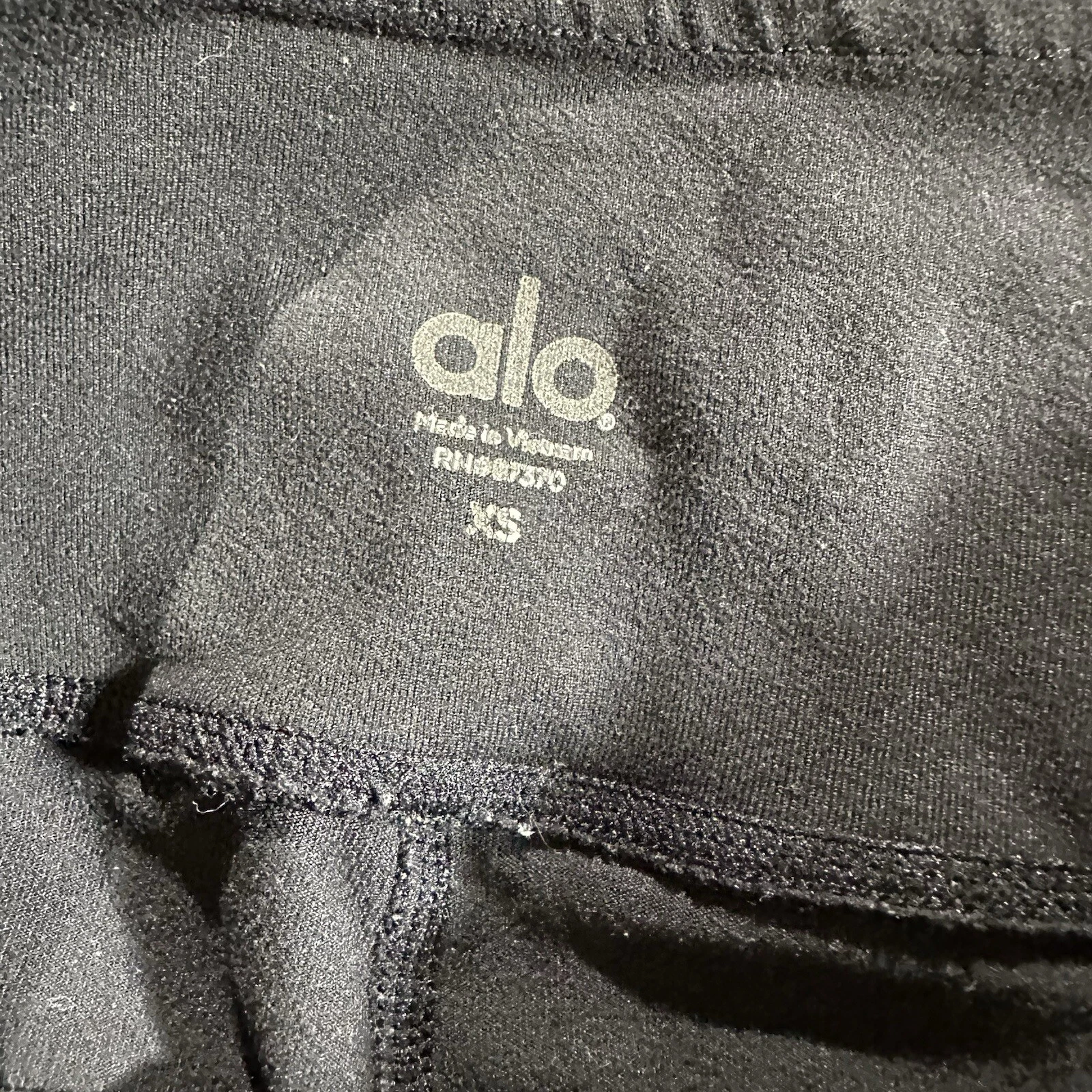 alo-yoga moto textured skinny mid rise stretch leggings