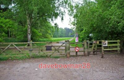 FOTO EINGANG ZU BUNKERN HILL HOLZ VON WHITTINGTON HALL LANE IN DER NÄHE VON WHITTINGTON