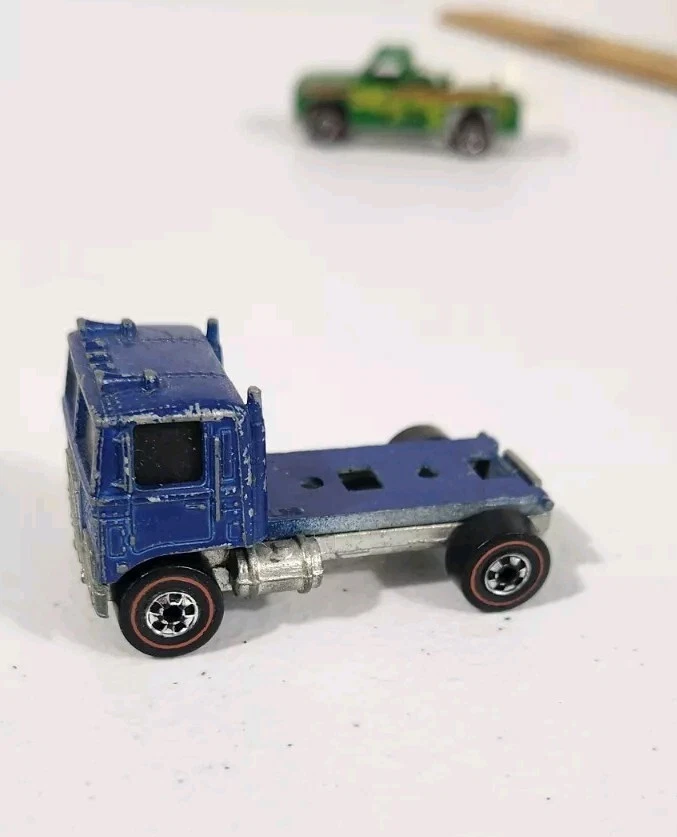 De colección Hot Wheel Red Line 1974 Green Backwood Dragon Pick Up y 1973 Blue Semi Truck Foto 2 de 4