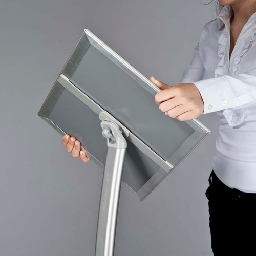 Soporte de letrero curvo de pedestal tablero de menú de restaurante de pie 8,5x11" plateado - Imagen 6 de 17
