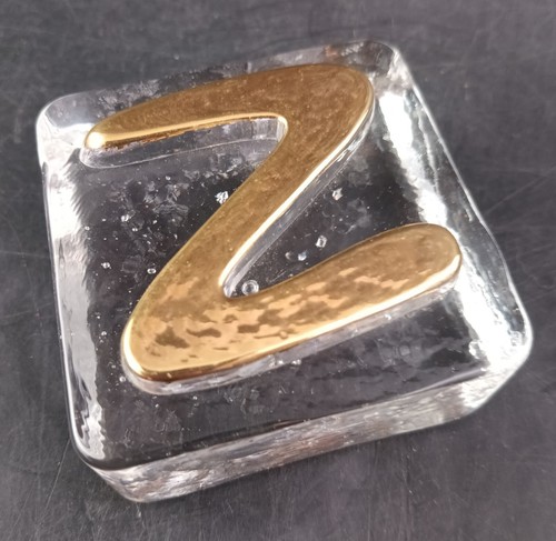 Handgefertigter 2,5" Glasblock mit Goldbuchstabe "Z" oder "N" von Expressions in Glas - Bild 1 von 4