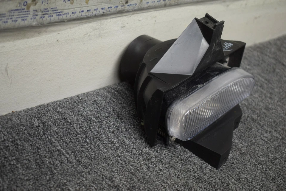 1999-2004 FORD MUSTANG RIGHT SIDE FOG LIGHT FACTORY OEM - Image 3 of 4