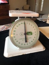 Vintage Scale Sears Nursery Infant Baby Weighs 25 Pounds By Ounces.