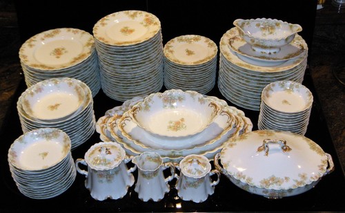 Rare Antique Haviland Limoges, France The Countess Schleiger #69 Fine Dinnerware - Picture 2 of 329