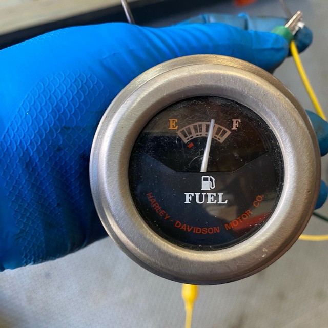 2005 Harley Davidson Dyna Super Glide FXD Gas Fuel Gauge 75226 04 for