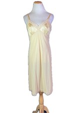 Vintage Vanity Fair Size 34 Nude Slip Adjustable Straps Nylon Antron III