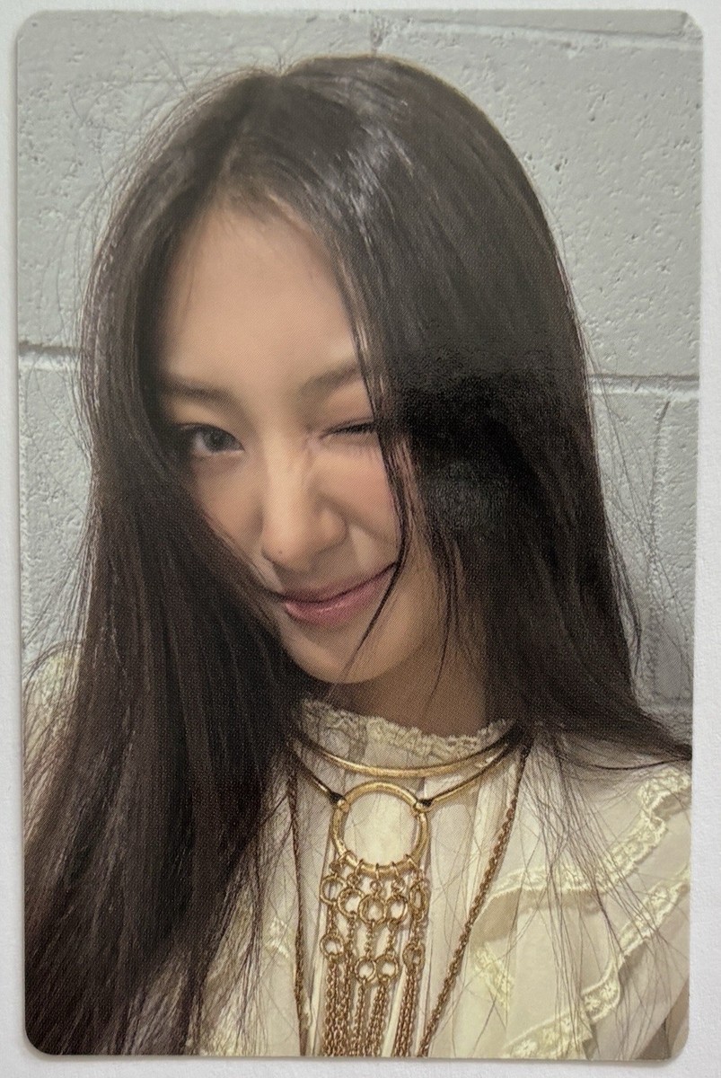 MEOVV The 1st EP Album My Eyes Open Wide [Meovv ver.] Official