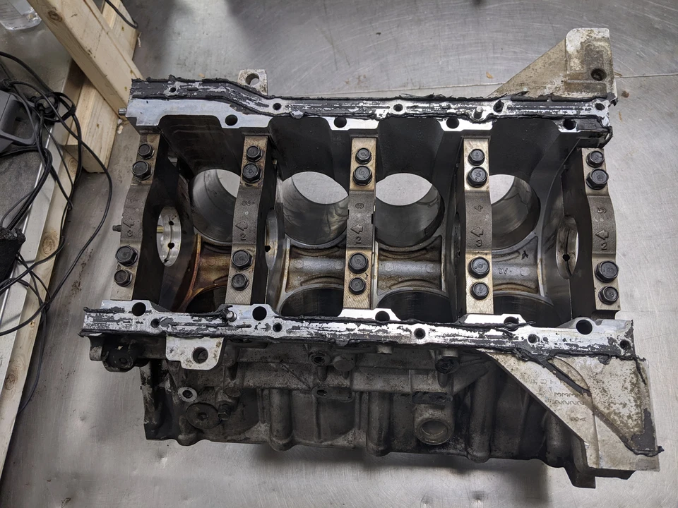 Engine Cylinder Block For 04-09 Nissan Titan  5.6  Gas - Image 3 of 4