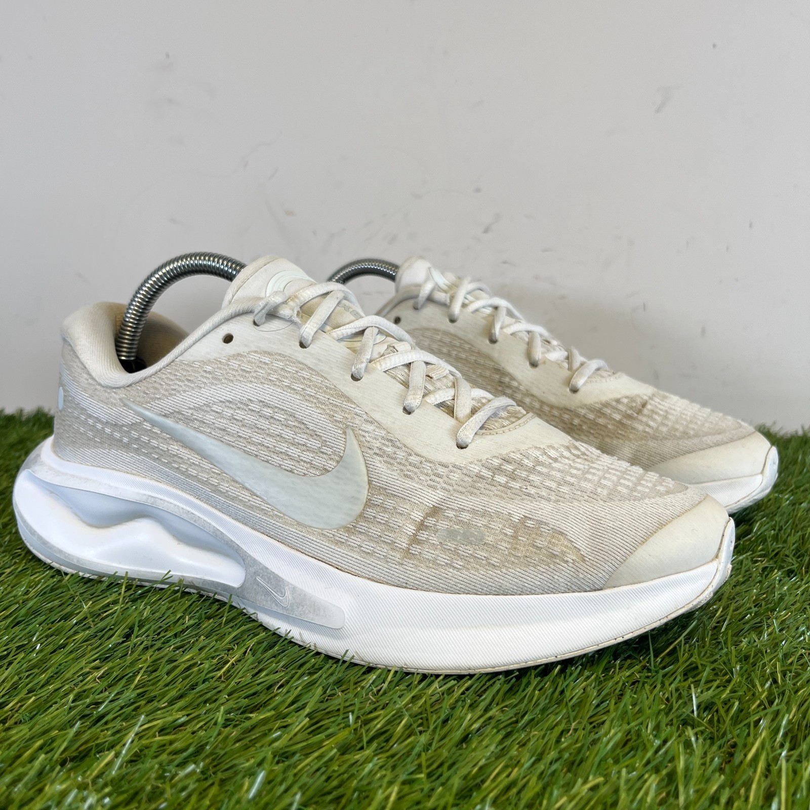 Nike Trainers Size 6.5 Women's Summit White Journey Run Athletic Running Shoes