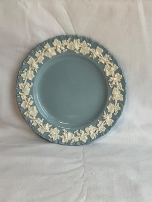 Wedgwood Queensware Cream on Lavender Shell Edge Bread Plate  6 1/4''