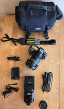 Gently Used Black Nikon D200 w/Nikon Speedlight-910 Flash