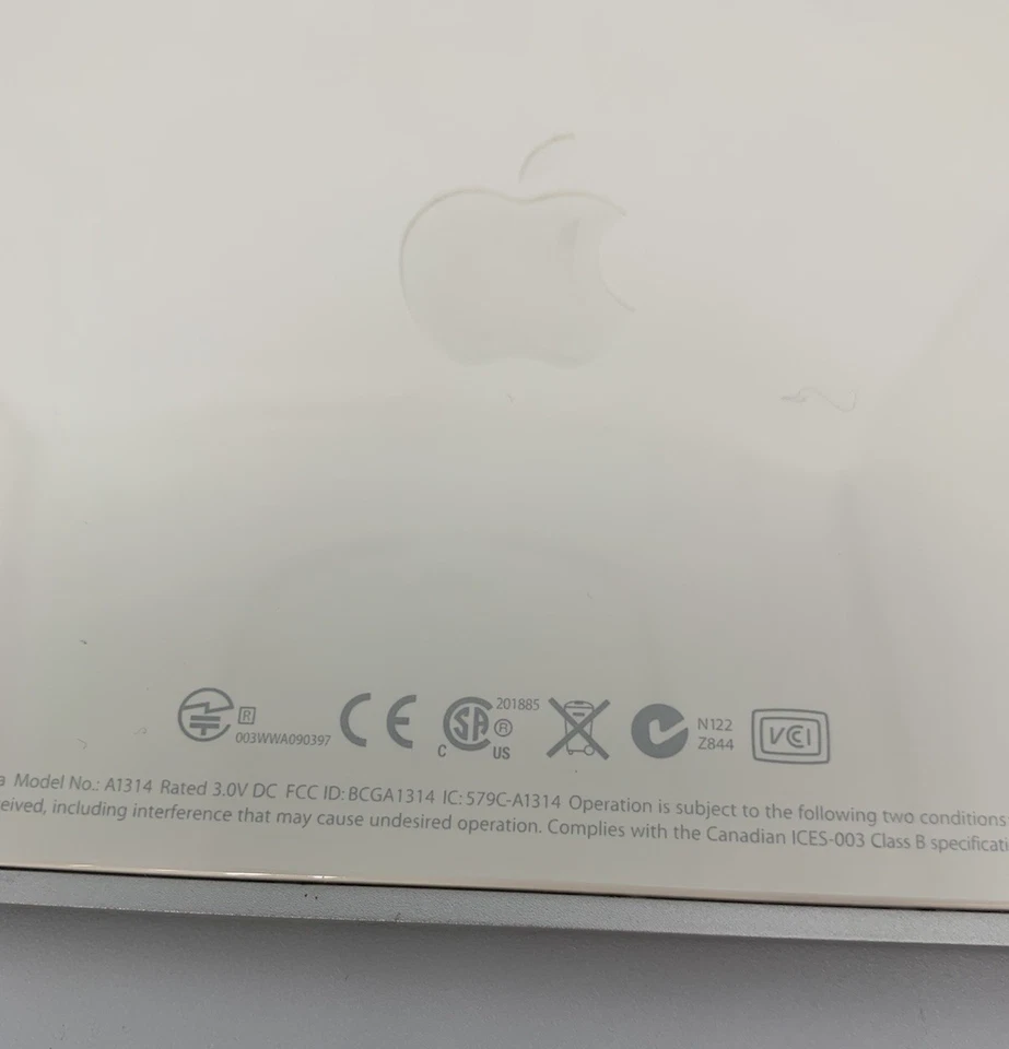 APPLE A1314 WIRELESS BLUETOOTH KEYBOARD, CLEAN & WORKING GENUINE OEM - Image 3 of 3