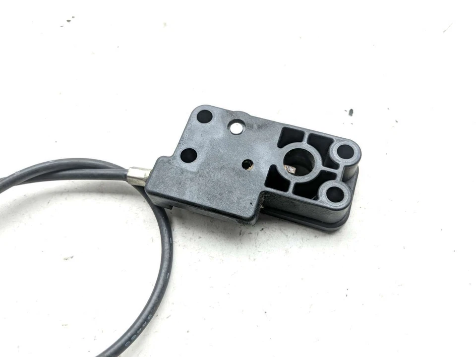 Cable de bloqueo de pestillo de asiento 99-05 Kawasaki ZR750 ZR7S B TRSH PL Foto 3 de 4