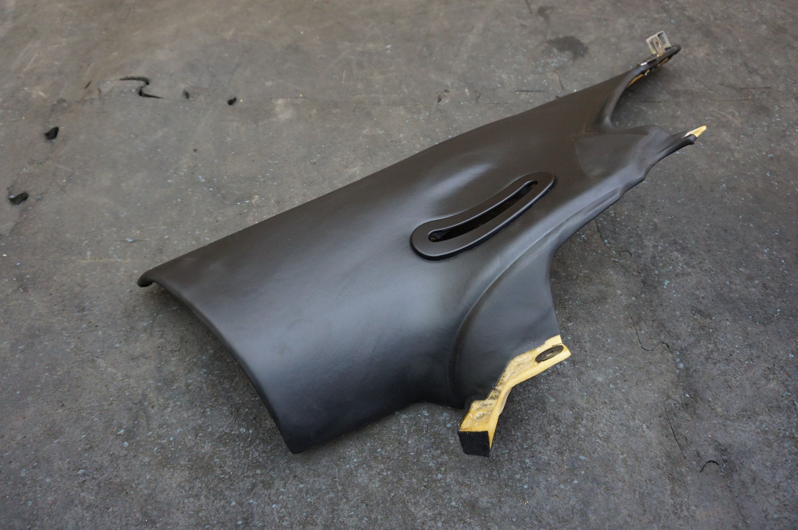 Rear Right Upper Quarter Trim Panel Pillar Cover 67093600 Ferrari 612 Scaglietti