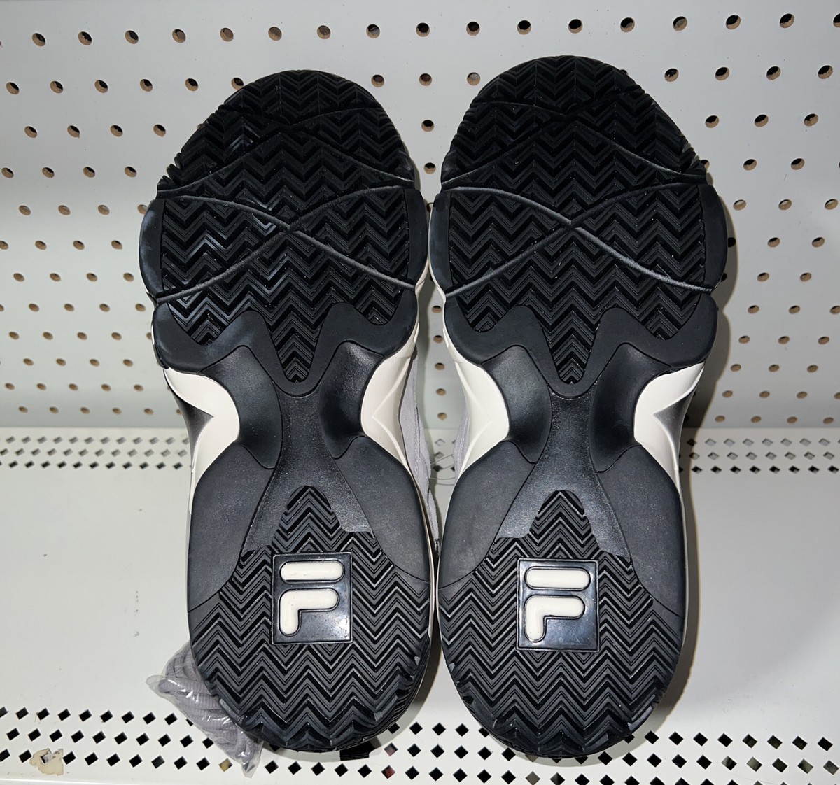 FILA MB Mens Suede Basketball Shoes Size 10 Gray Black White Jamal Mashburn Fila Men main image 3