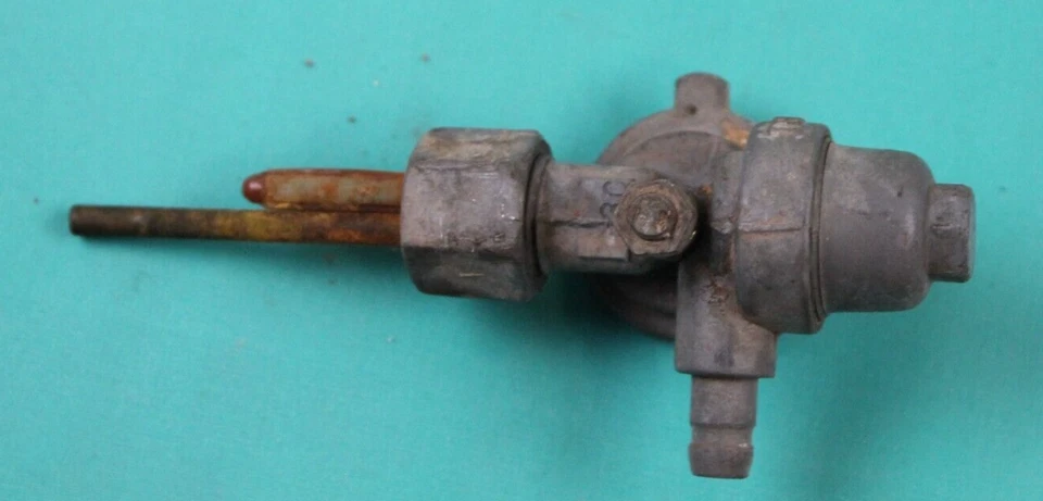 Yamaha GTMX 80 1974 montaje de llave de combustible 367-24500-04-00 Foto 2 de 4