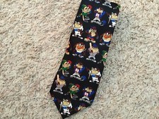 EUC Looney Tunes neck TIE - Taz Playing Sports - 58 Long 4312