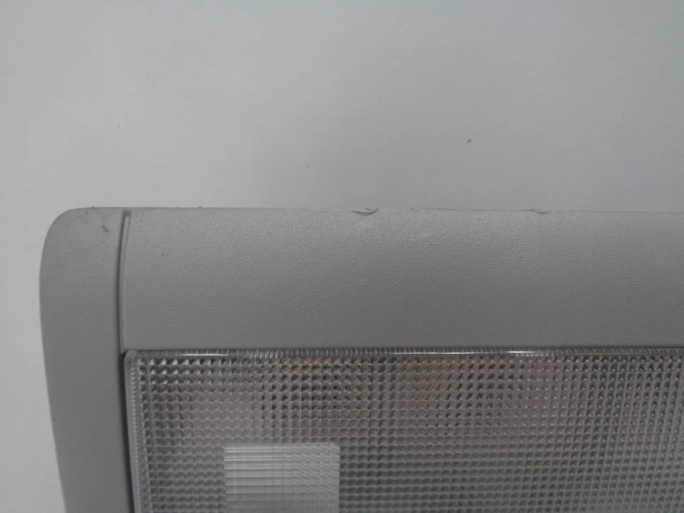 Luz domo consola superior Toyota Prius 2004-2009 con interruptor OEM AK2107168 Foto 2 de 4