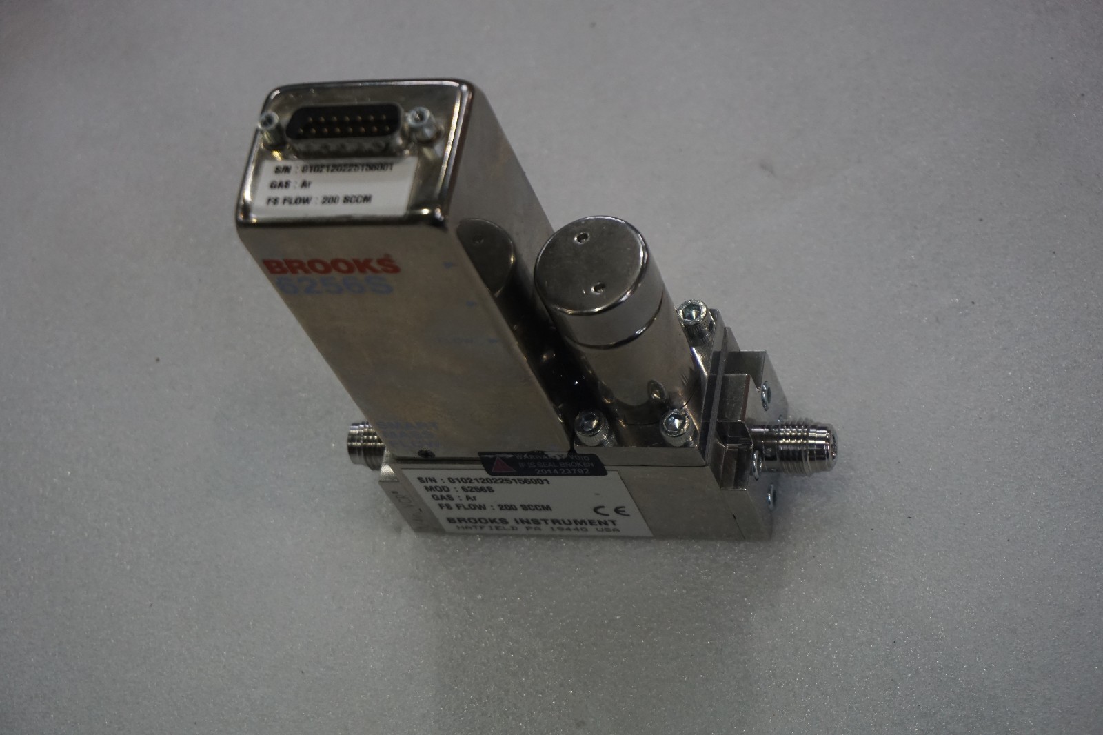 BROOKS 6256S MASS FLOW CONTROLLER GAS:Ar,200SCCM FREE SHIP