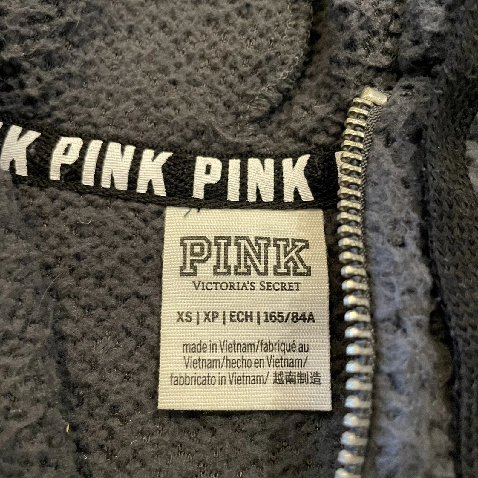 UNDERCOVER Felpa con cappuccio Victoria’s Secret rosa fuzzy in pile taglia XS 1 2 zip grigia