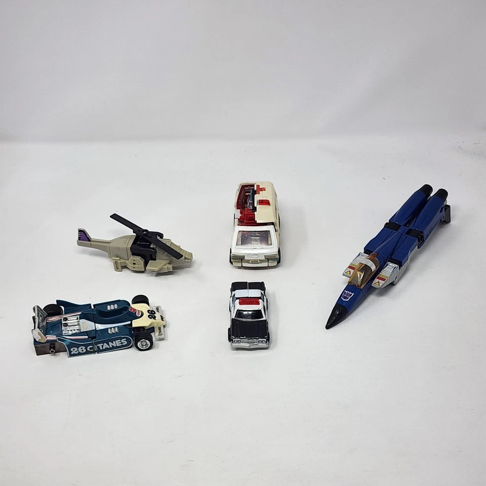 Lot of 5 Vintage 1980s TAKARA TOMY/Hasbro Transformers G1 Action Figures (AS IS) - Image 2 of 4