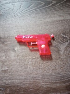 Hazlitt 1852 Vineyards Red Cat Squirt Pre-owned