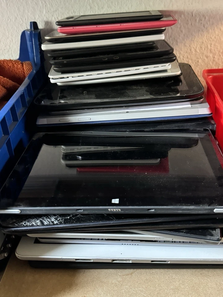 Konvolut 10 Tablets Samsung Apple Microsoft ungetestet defekt Posten 7 - 11 Zoll - Bild 2 von 3